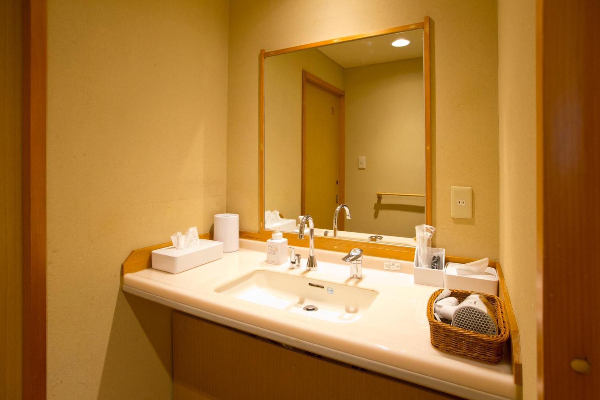 山荘 風の杜 Sanso Kazenomori Hotel Minoh Exterior foto